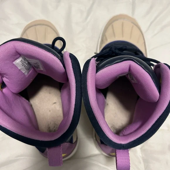 Nike ACG Beige and Navy Boots with Purple Accents - Picture 6 of 6